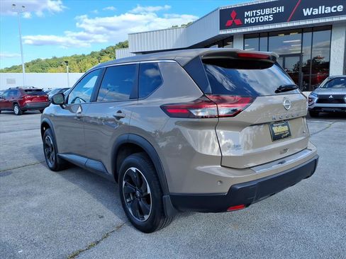 Certified 2025 Nissan Rogue SV image 3