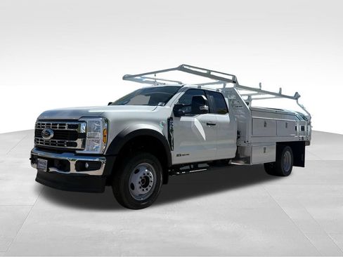 New 2025 Ford F550 4x4 Supercab Super Duty image 3
