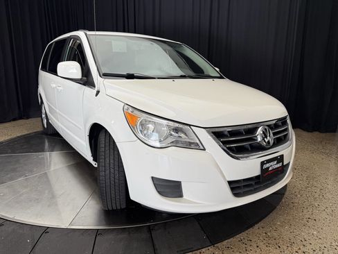 Used 2012 Volkswagen Routan SE image 11