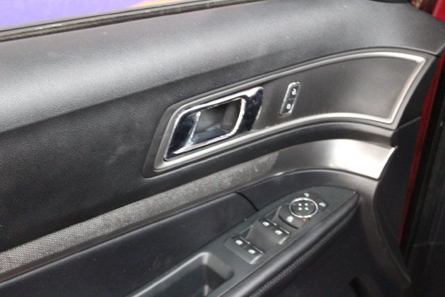 Used 2019 Ford Explorer XLT AWD/4WD image 13