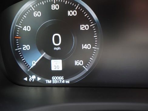 Used 2019 Volvo S60 T6 Inscription image 34