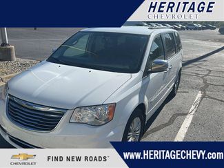 Used 2015 Chrysler Town & Country Touring-L w/ Driver Convenience Group FWD video 1