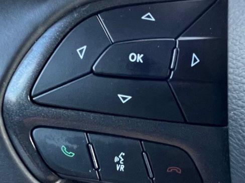 Used 2017 Dodge Challenger SXT RWD image 17