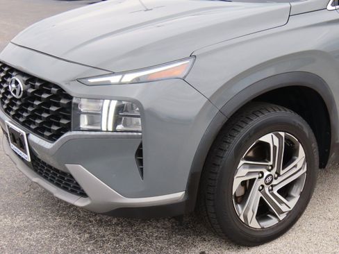 Used 2021 Hyundai Santa Fe SE image 3