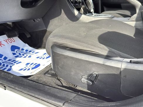 Used 2013 Dodge Avenger SXT image 8