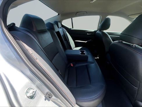 Used 2024 Nissan Altima 2.5 SR FWD image 25