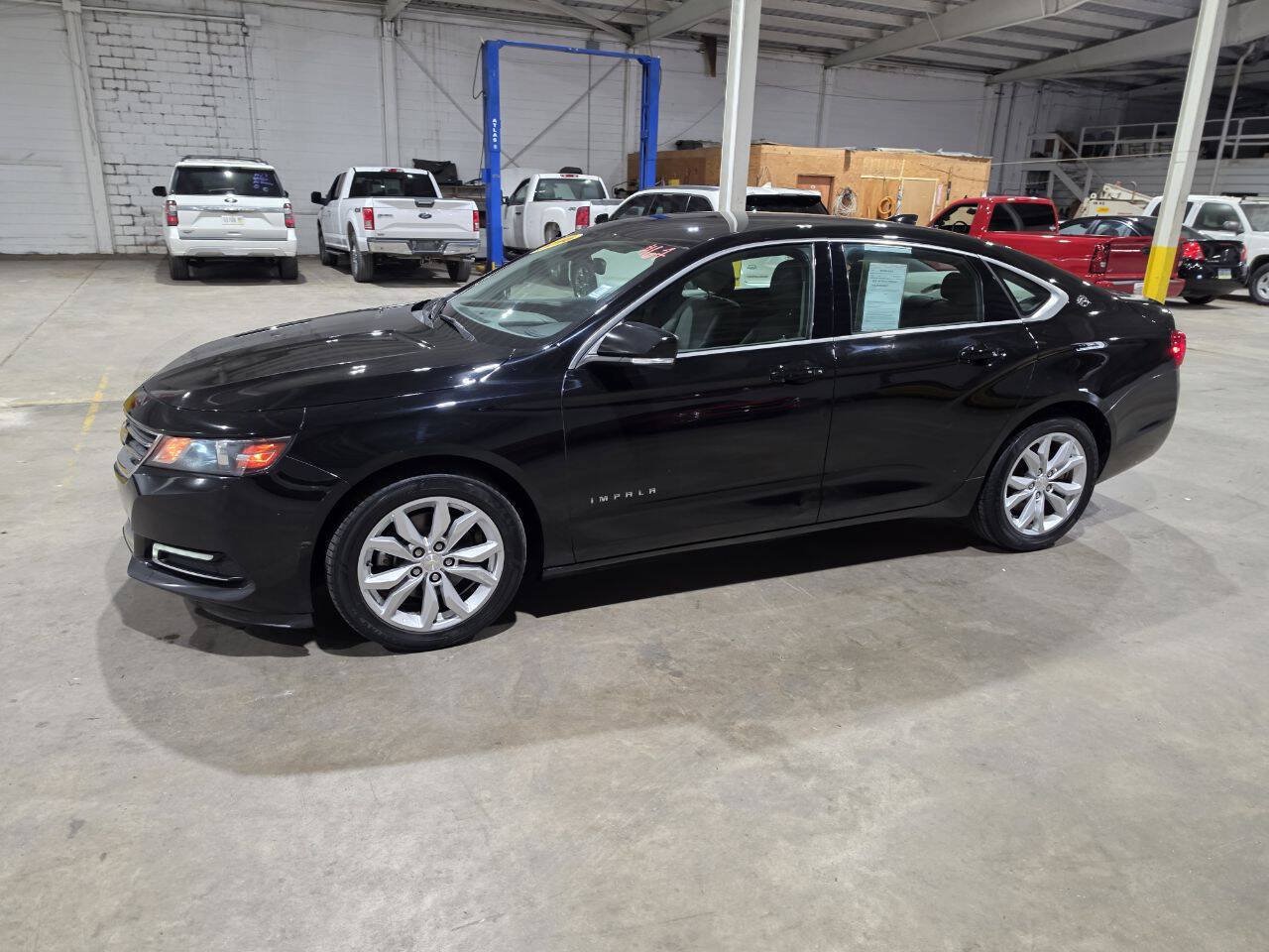 Used 2019 Chevrolet Impala LT FWD image 2