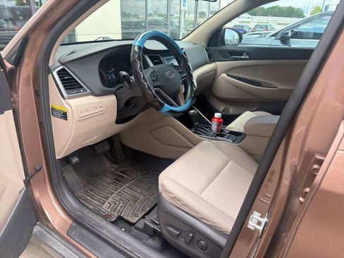 Used 2017 Hyundai Tucson Sport image 2