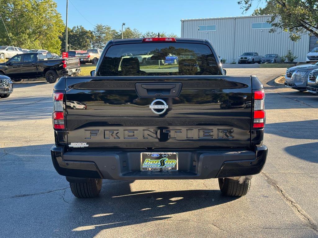Certified 2025 Nissan Frontier SV RWD image 4