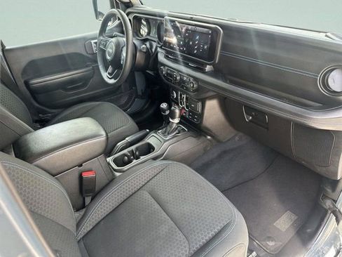 Used 2024 Jeep Wrangler Unlimited Rubicon 4xe image 31