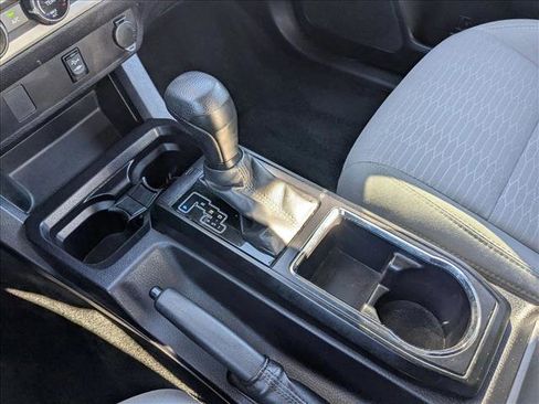 Used 2017 Toyota Tacoma SR image 12