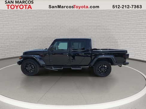 Used 2025 Jeep Gladiator Sport AWD/4WD image 9