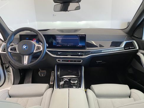 Certified 2025 BMW X5 xDrive50e w/ M Sport Package image 16