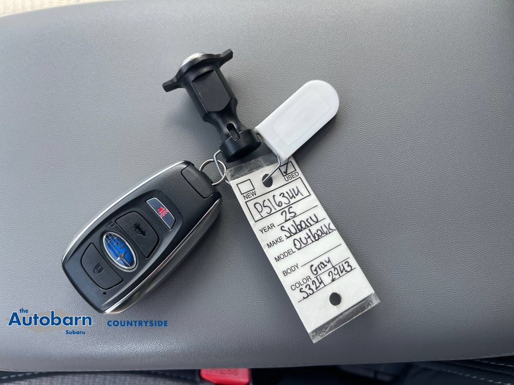 Used 2025 Subaru Outback Premium AWD/4WD image 22