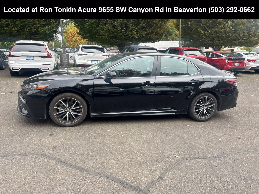 Used 2021 Toyota Camry SE w/ Cold Weather Package FWD image 6