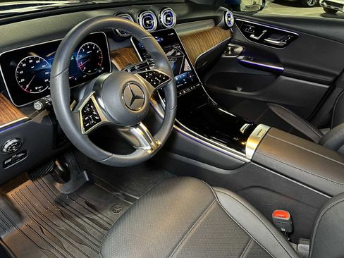 Certified 2025 Mercedes-Benz GLC 300 4MATIC image 25
