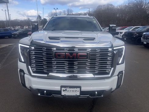 Used 2024 GMC Sierra 3500 Denali w/ Denali Reserve Package image 2