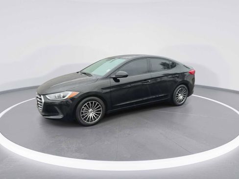 Used 2018 Hyundai Elantra SE image 4