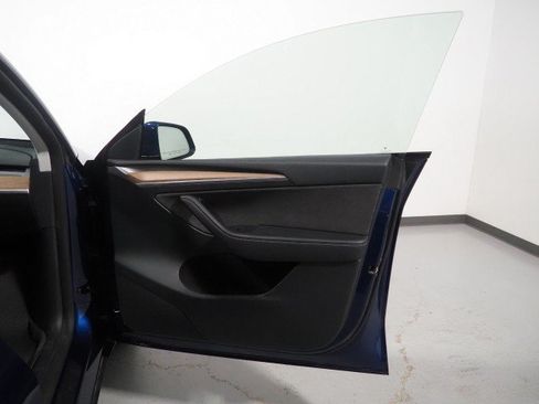 Used 2023 Tesla Model Y Long Range AWD/4WD image 59