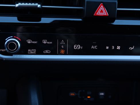 New 2026 Kia Sportage SX image 9