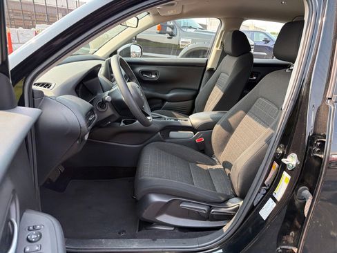 Used 2024 Honda HR-V LX image 10