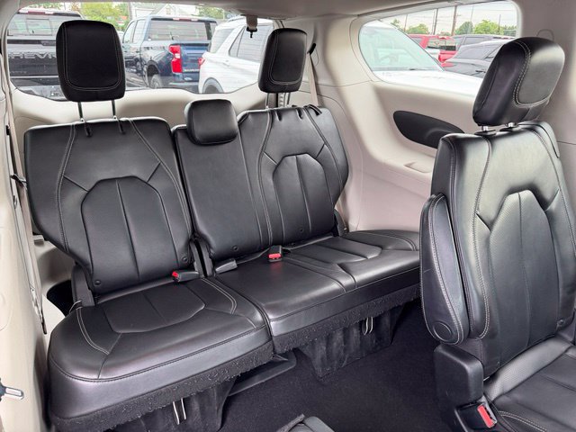 Used 2020 Chrysler Voyager Lxi FWD image 18