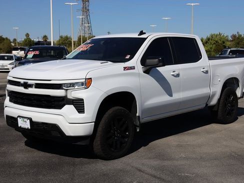 Used 2023 Chevrolet Silverado 1500 RST w/ Z71 Off-Road Package image 3