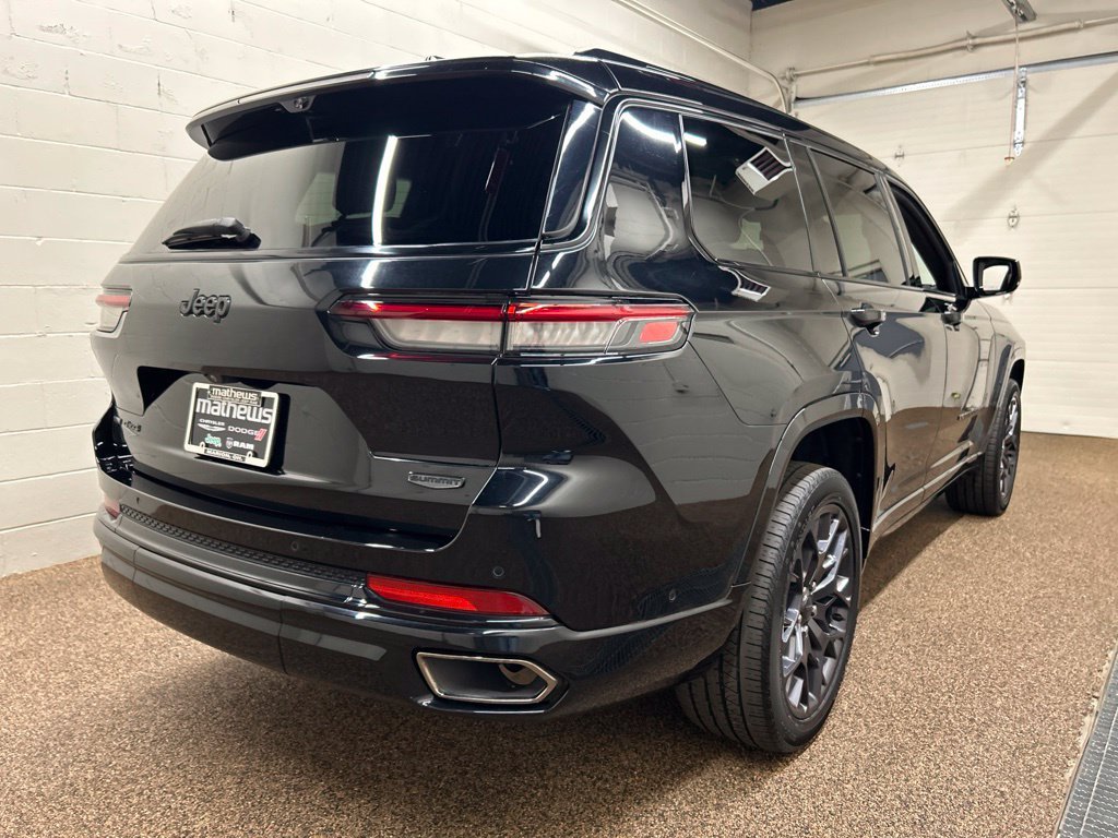 Used 2023 Jeep Grand Cherokee L Summit AWD/4WD image 2