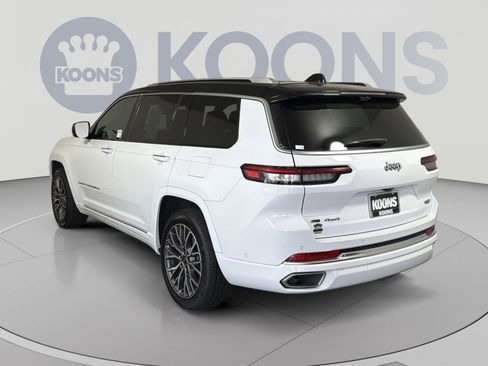 Used 2023 Jeep Grand Cherokee L Summit AWD/4WD image 4