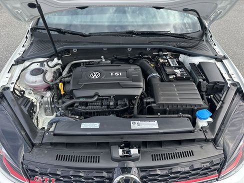 Used 2020 Volkswagen GTI SE image 33