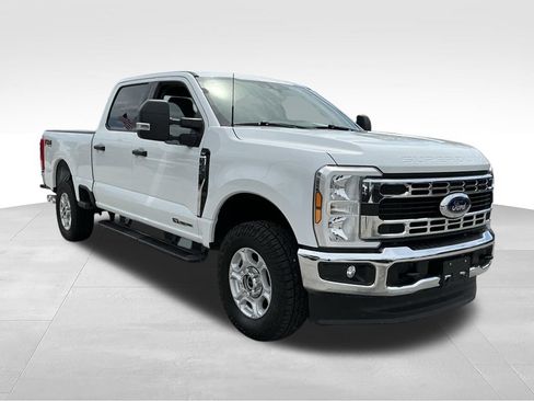 Used 2025 Ford F250 XLT w/ FX4 Off-Road Package AWD/4WD image 13