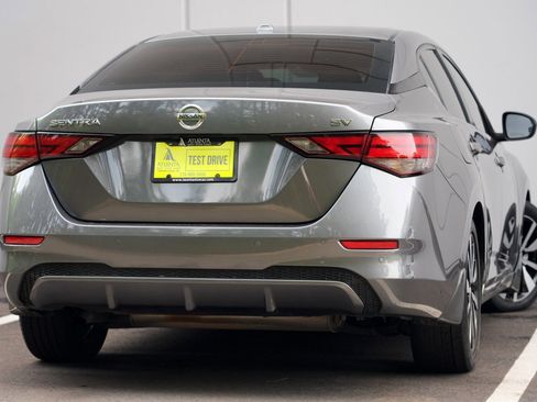 Used 2022 Nissan Sentra SV w/ SV Premium Package FWD image 4