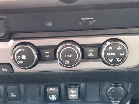 Used 2019 Toyota Tacoma SR5 image 16