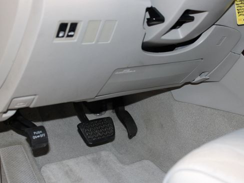 Used 2008 Toyota Avalon XLS FWD image 20