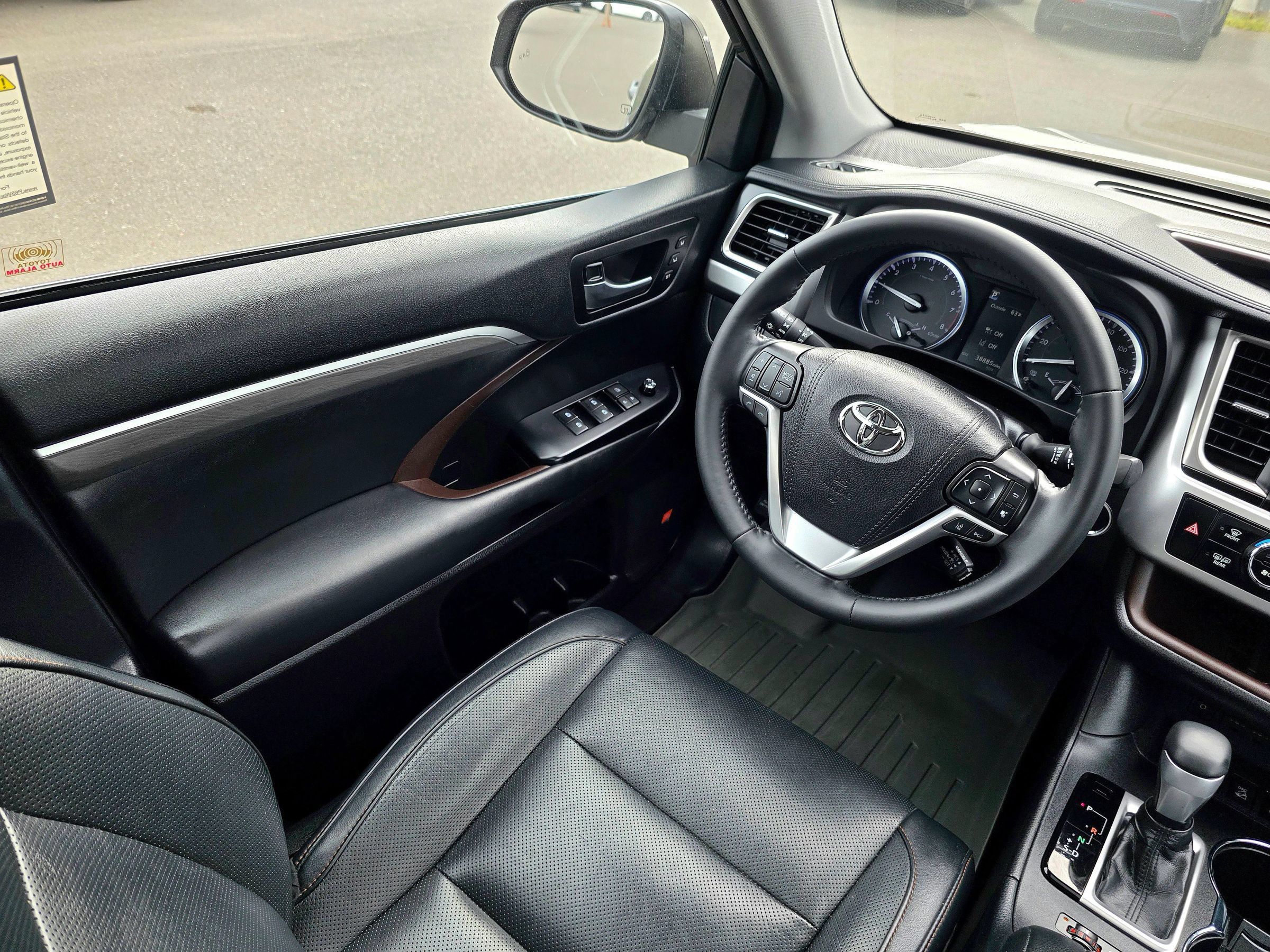 Used 2019 Toyota Highlander Limited AWD/4WD image 28