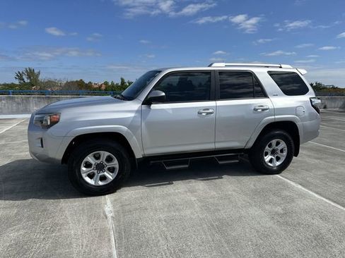 Used 2018 Toyota 4Runner SR5 image 32