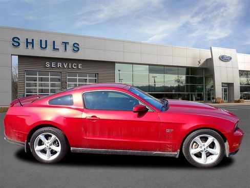Used 2010 Ford Mustang GT Premium image 4