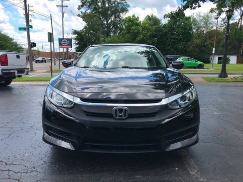 Used 2018 Honda Civic LX image 3
