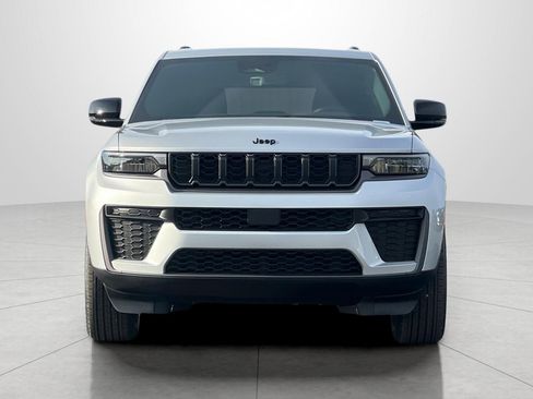 New 2026 Jeep Grand Cherokee Altitude image 3