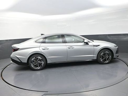 New 2026 Hyundai Sonata SEL FWD image 9