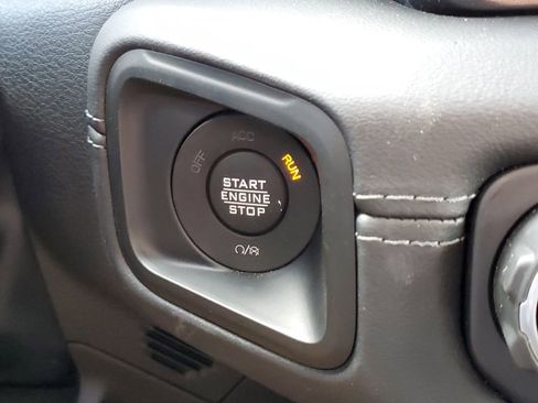 Used 2025 Jeep Wrangler Unlimited Sahara AWD/4WD image 28