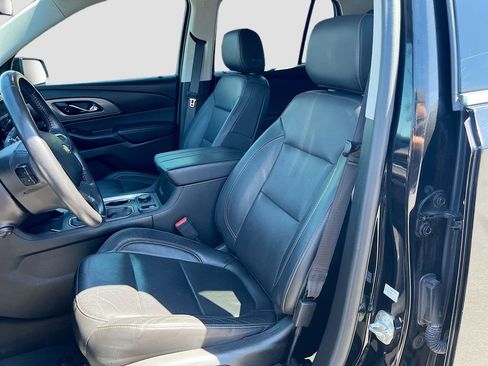 Used 2021 Chevrolet Traverse Premier FWD image 22