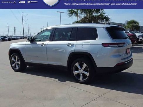 Used 2022 Jeep Grand Cherokee L Limited AWD/4WD image 6