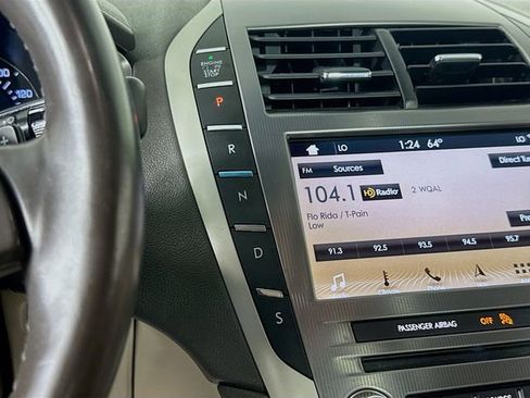 Used 2019 Lincoln MKZ Reserve image 17