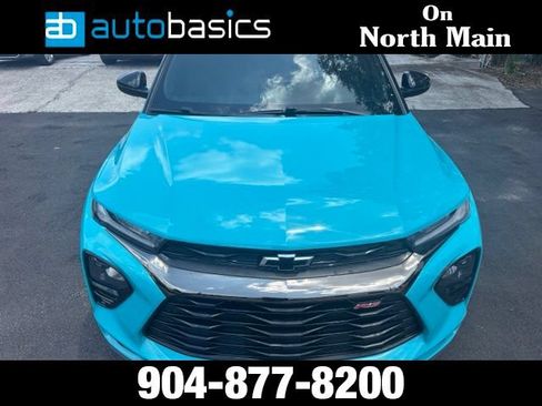 Used 2021 Chevrolet TrailBlazer RS w/ Sun and Liftgate Package FWD image 9