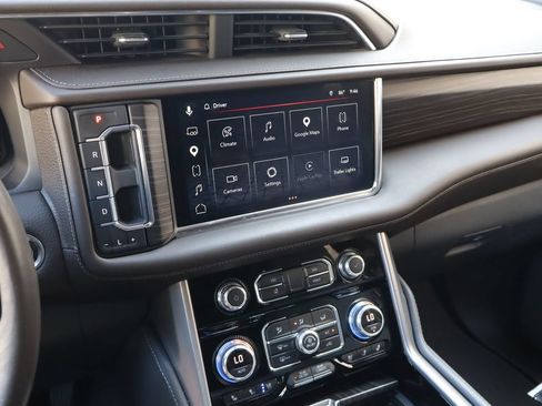 Used 2022 GMC Yukon XL Denali AWD/4WD image 8