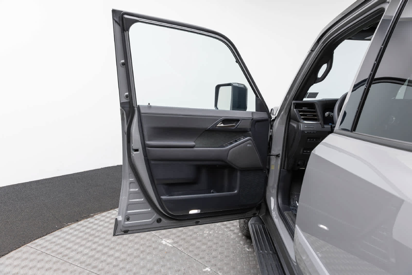 Used 2025 Lexus GX 550 AWD/4WD image 23