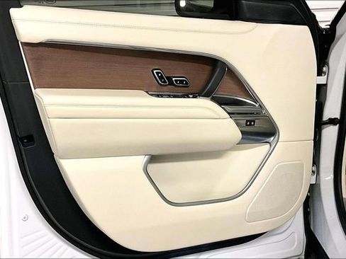 Certified 2023 Land Rover Range Rover SE image 26