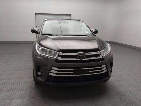 Used 2019 Toyota Highlander XLE image 14
