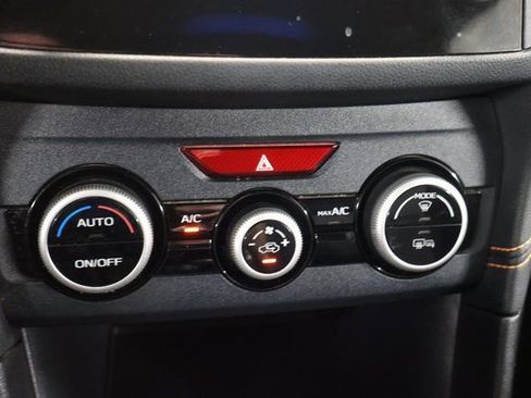 Used 2020 Subaru Crosstrek 2.0i Premium image 17